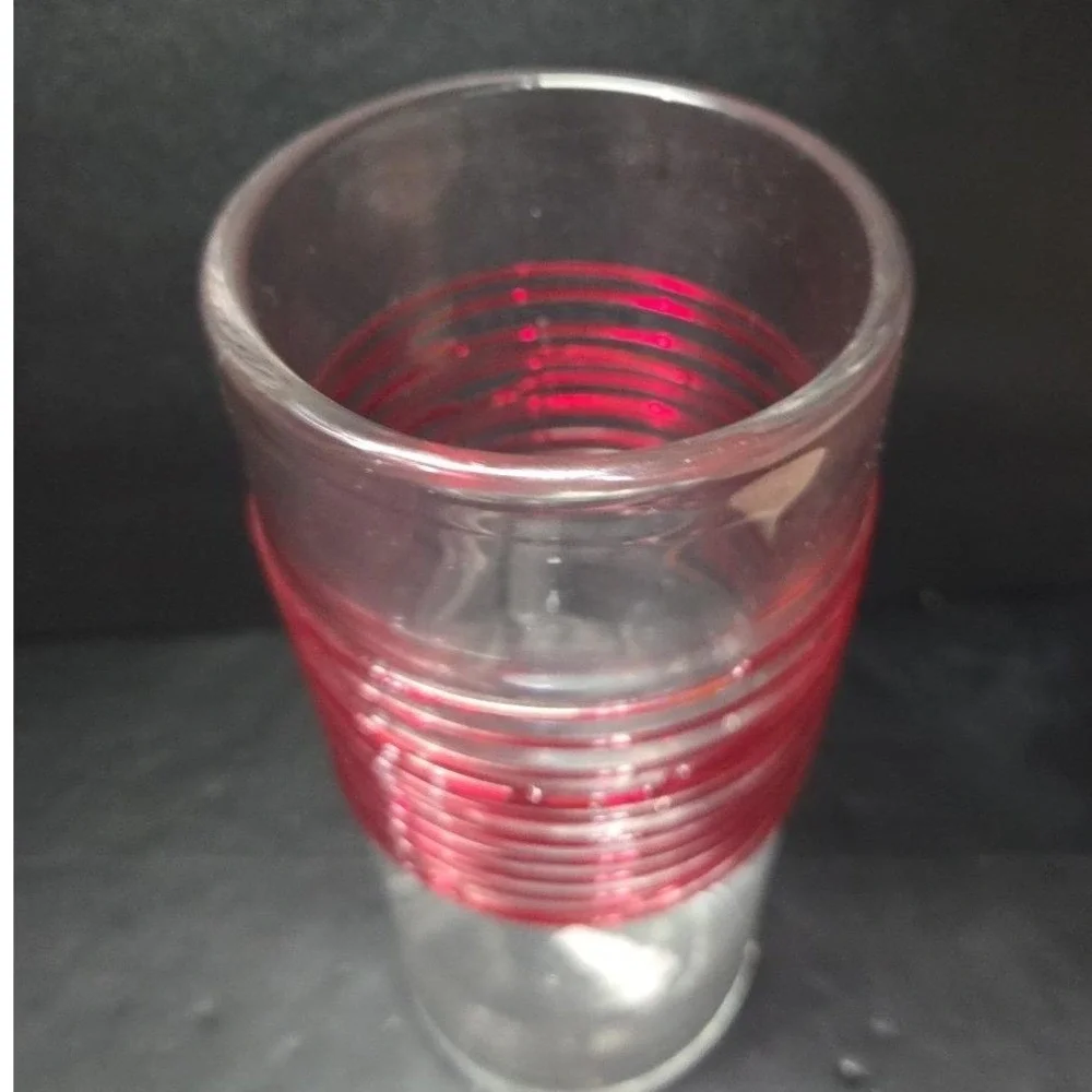 Pier 1 Imports Red‎ Swirline Glass Vase, Vintage Handcrafted Flower Display